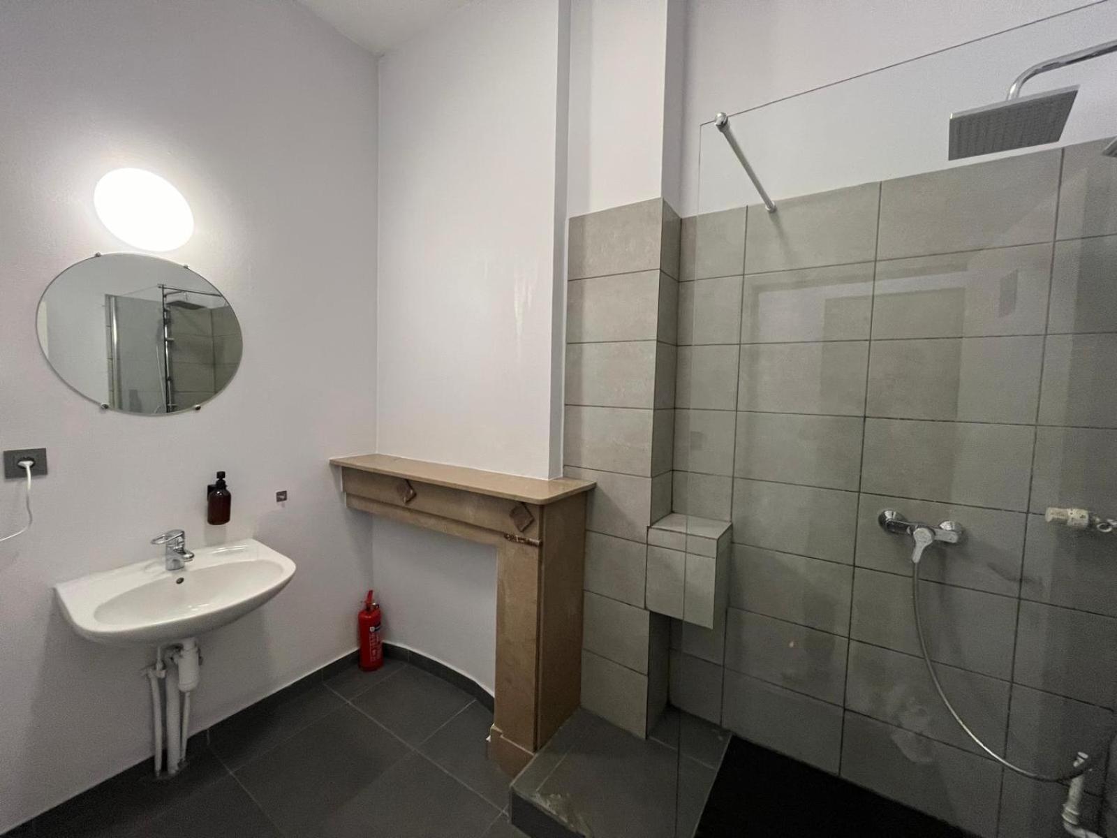 European District Hostel بروكسل المظهر الخارجي الصورة